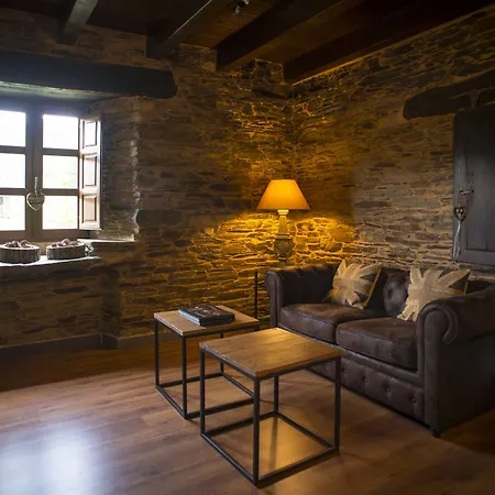 Villa Aldea Rural Y Gastro Restaurante Casona De *