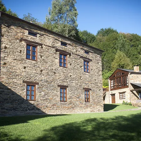 Villa Aldea Rural Y Gastro Restaurante Casona De *