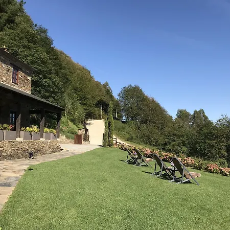 Villa Aldea Rural Y Gastro Restaurante Casona De *